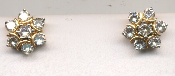 Beautiful 18 Kt Gold  Natural Diamond Earing